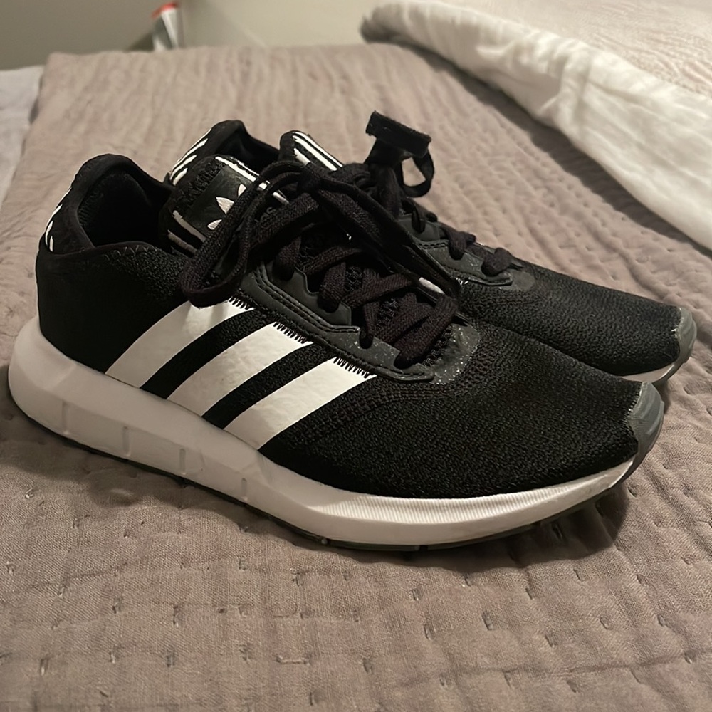 Adidas - Picture 2 of 7